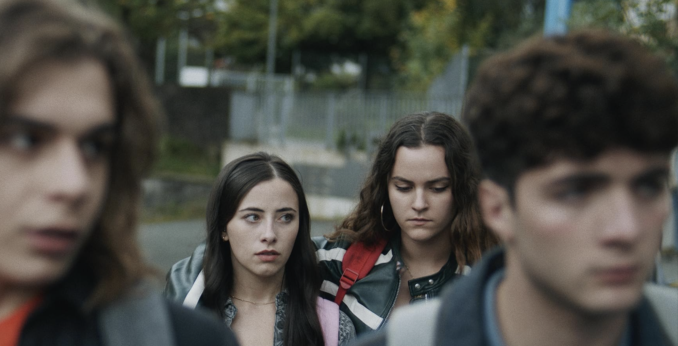 Ainhoa Larrañaga y Ane Rot antiguas alumnas de Work In Progress en la serie Desaparecido de Netflix