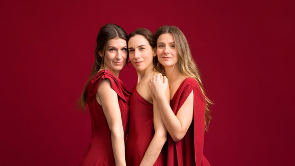 Rebeca Fer, Marta agrelo y Helia Hernández de Work In Progress, en la obra Egeria en Teatros Luchana